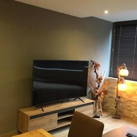 T3 65 M2 Standing Yutz